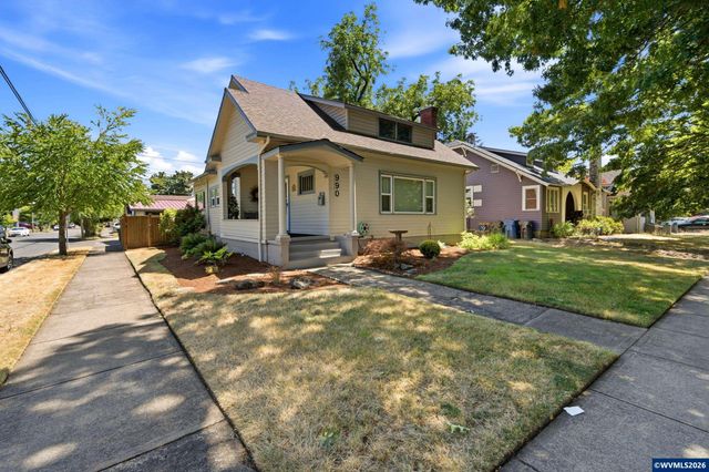 990 5th St NE, Salem, OR 97301