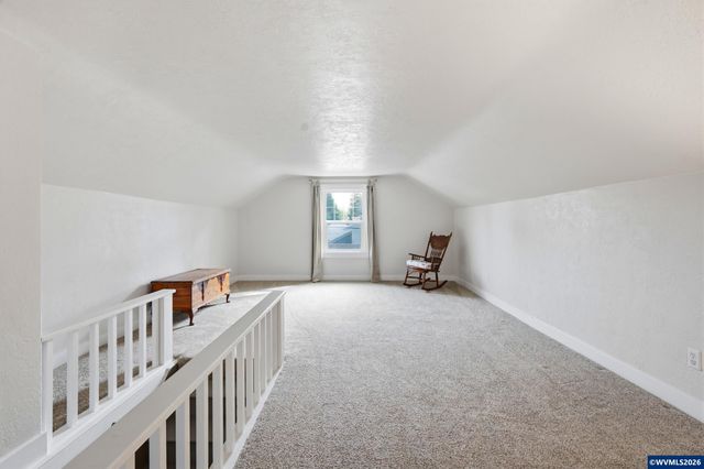 990 5th St NE, Salem, OR 97301