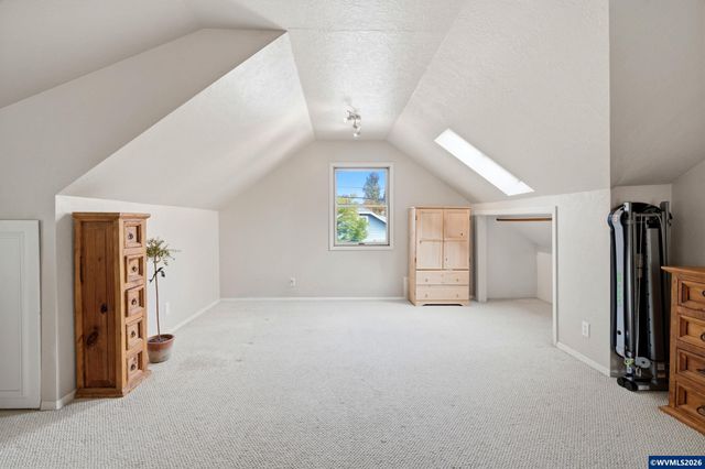 990 5th St NE, Salem, OR 97301