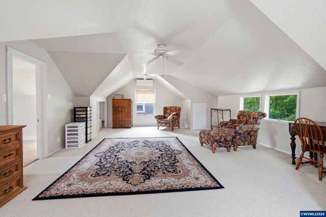 990 5th St NE, Salem, OR 97301