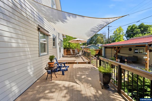 990 5th St NE, Salem, OR 97301