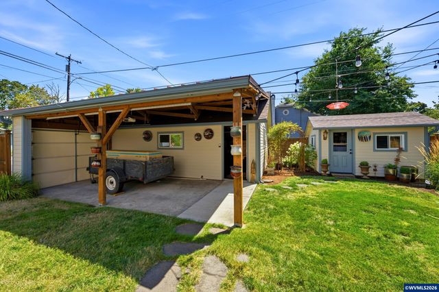 990 5th St NE, Salem, OR 97301