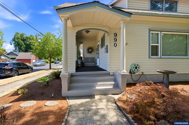990 5th St NE, Salem, OR 97301
