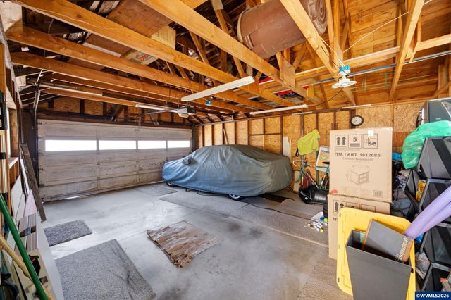 990 5th St NE, Salem, OR 97301
