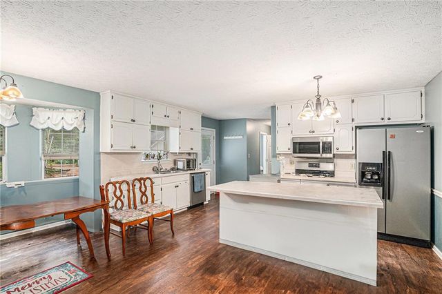 293 Country Lake Drive, Mcdonough, GA 30252