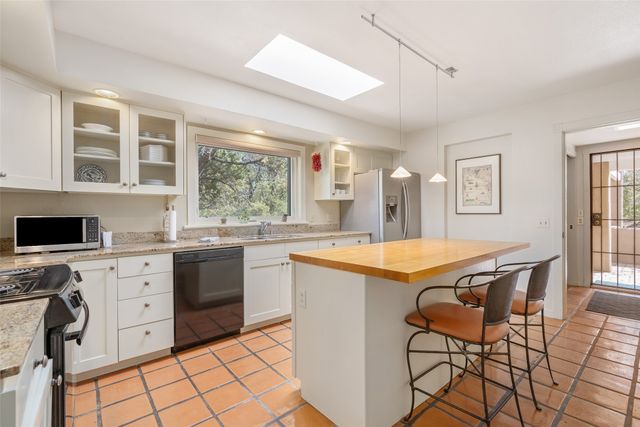 1006 Calle Catalina, Santa Fe, NM 87501