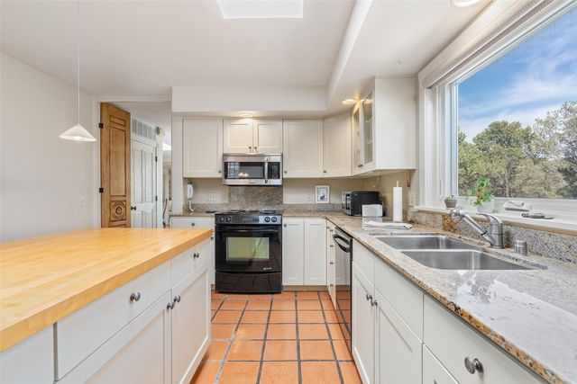 1006 Calle Catalina, Santa Fe, NM 87501