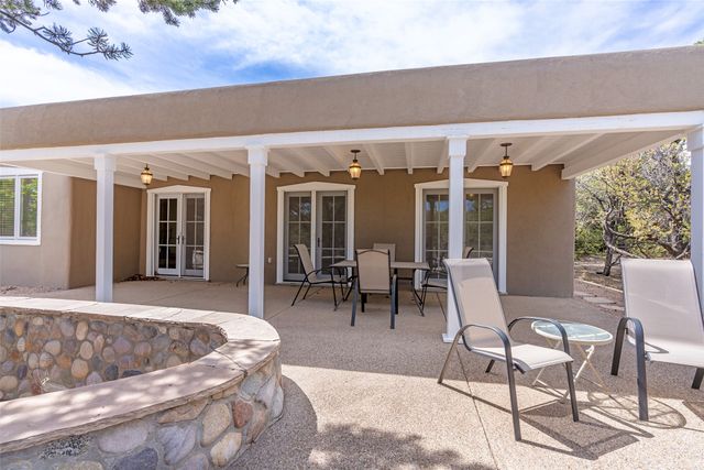 1006 Calle Catalina, Santa Fe, NM 87501