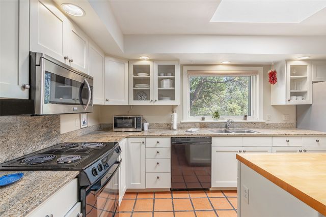 1006 Calle Catalina, Santa Fe, NM 87501