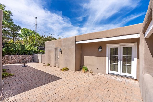1006 Calle Catalina, Santa Fe, NM 87501