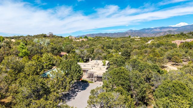 1006 Calle Catalina, Santa Fe, NM 87501