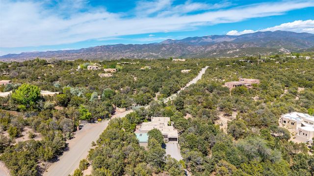 1006 Calle Catalina, Santa Fe, NM 87501