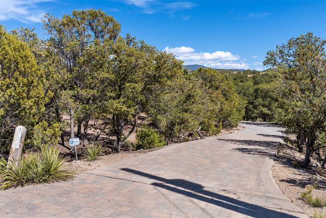 1006 Calle Catalina, Santa Fe, NM 87501