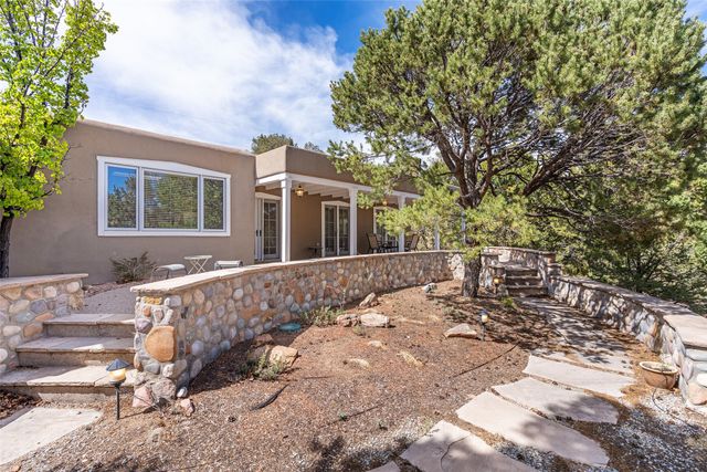 1006 Calle Catalina, Santa Fe, NM 87501