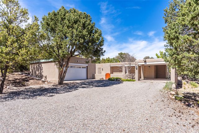 1006 Calle Catalina, Santa Fe, NM 87501