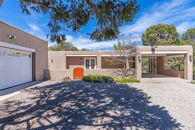 1006 Calle Catalina, Santa Fe, NM 87501