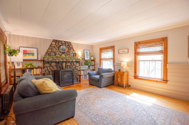 1038 Farrington Corner Road, Hopkinton, NH 03229