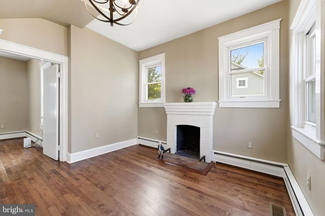 1106 MONROE ST, Herndon, VA 20170