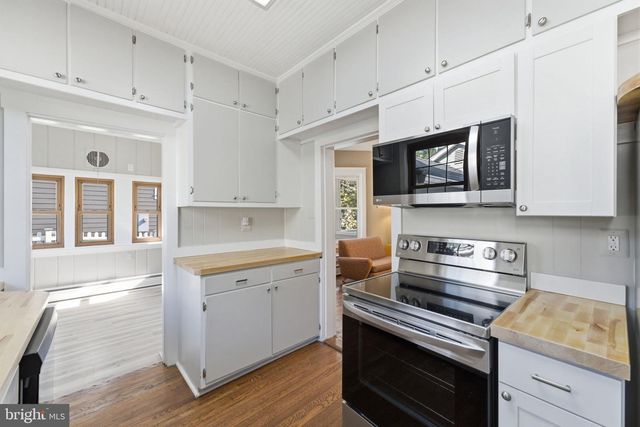 1106 MONROE ST, Herndon, VA 20170