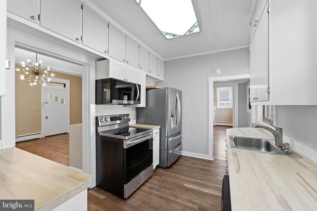 1106 MONROE ST, Herndon, VA 20170