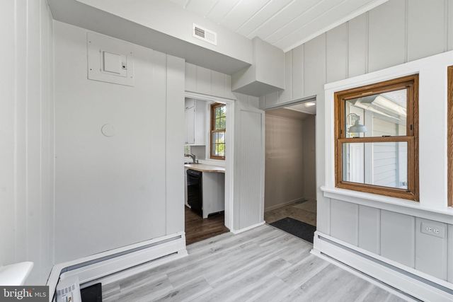 1106 MONROE ST, Herndon, VA 20170