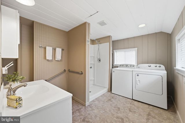 1106 MONROE ST, Herndon, VA 20170