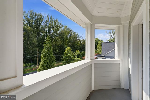 1106 MONROE ST, Herndon, VA 20170