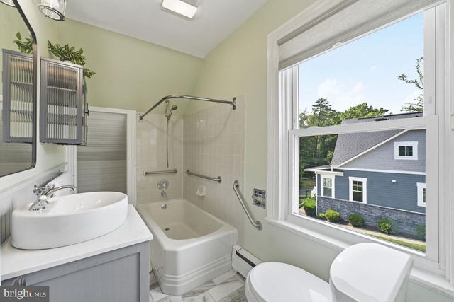 1106 MONROE ST, Herndon, VA 20170