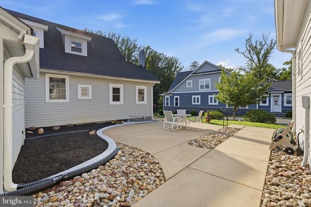 1106 MONROE ST, Herndon, VA 20170