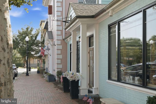 1106 MONROE ST, Herndon, VA 20170