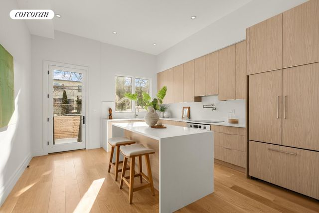 1148 DECATUR Street, New York City, NY 11207