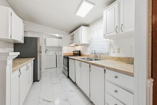 8011 McLamb Dr., Myrtle Beach, SC 29588