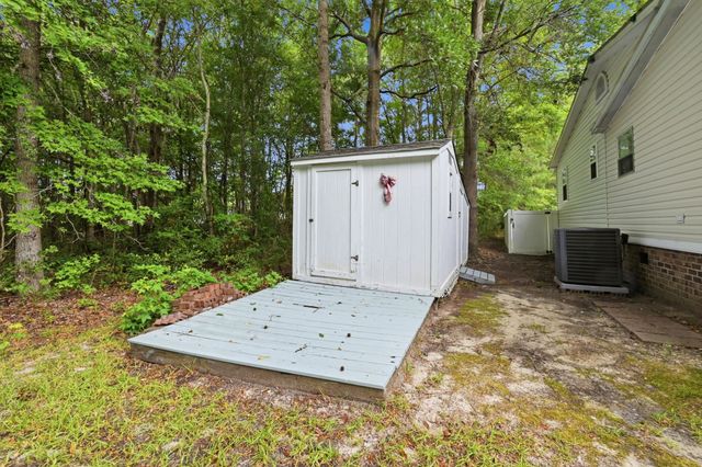 8011 McLamb Dr., Myrtle Beach, SC 29588