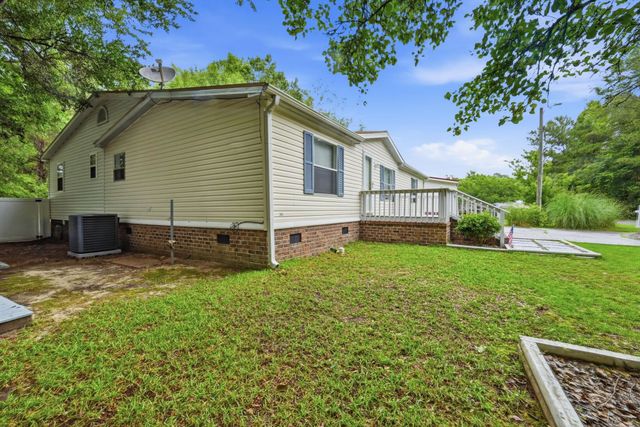 8011 McLamb Dr., Myrtle Beach, SC 29588
