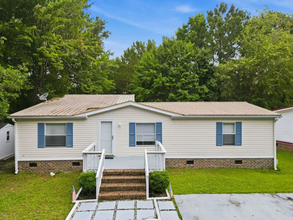 8011 McLamb Dr., Myrtle Beach, SC 29588