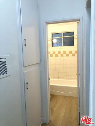 1856 9th Street A, Santa Monica, CA 90404