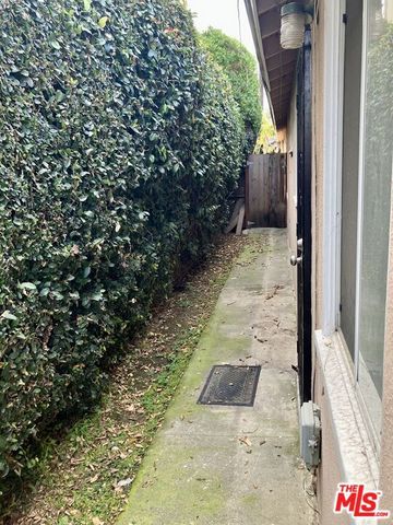 1856 9th Street A, Santa Monica, CA 90404