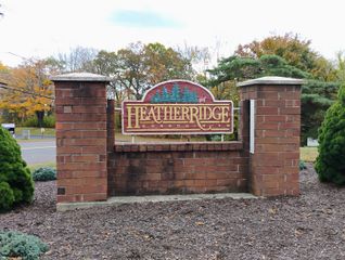 37 Heather Ridge 37, Shelton, CT 06484