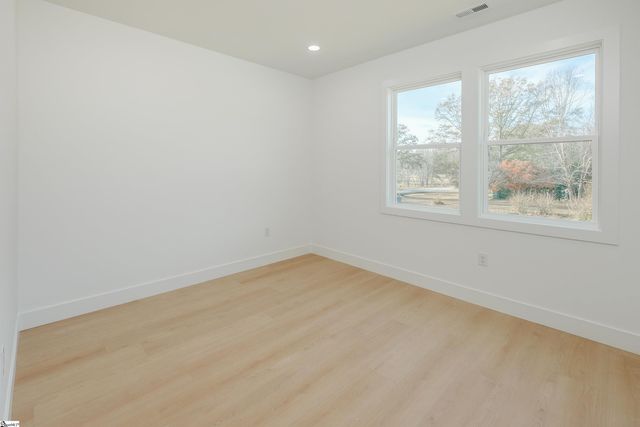 130 Simmons Road, Woodruff, SC 29388