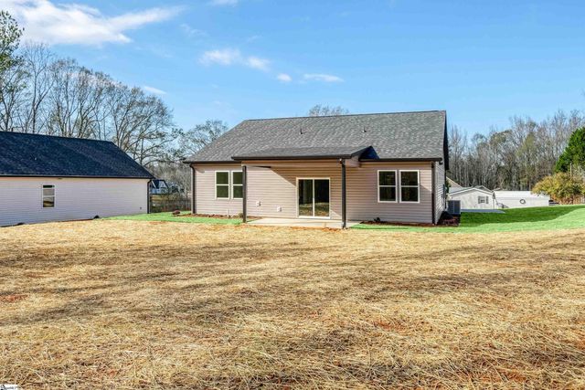 130 Simmons Road, Woodruff, SC 29388