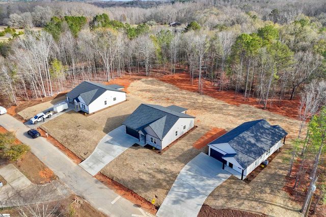 130 Simmons Road, Woodruff, SC 29388