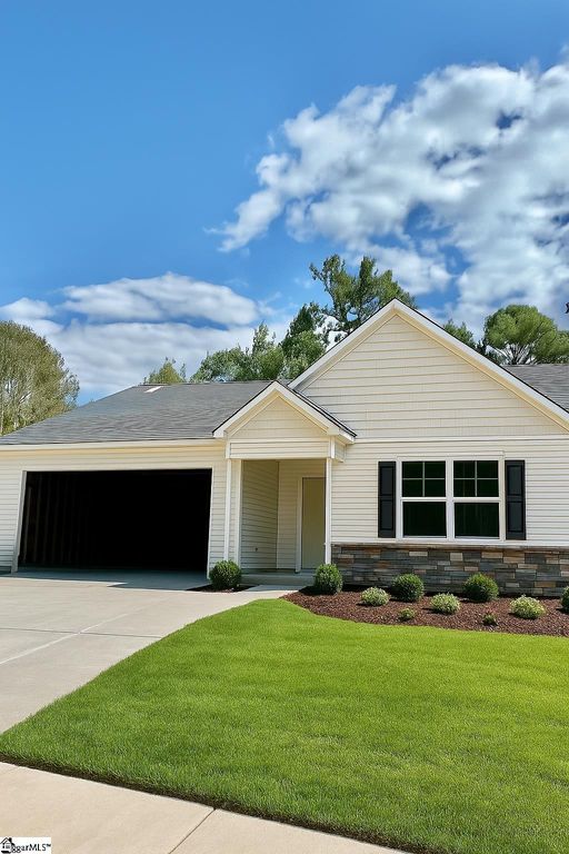 130 Simmons Road, Woodruff, SC 29388