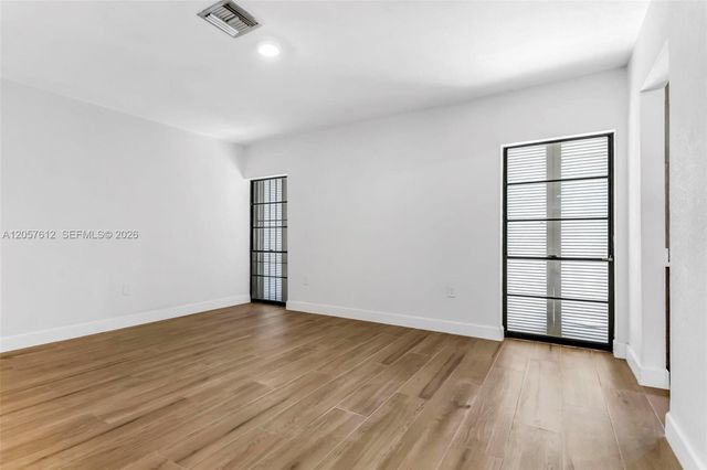 8350 Dundee Ter, Miami Lakes, FL 33016