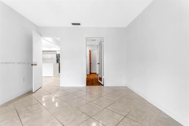 8350 Dundee Ter, Miami Lakes, FL 33016