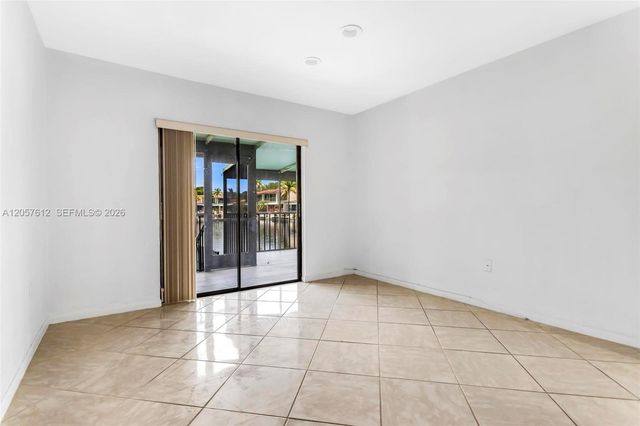 8350 Dundee Ter, Miami Lakes, FL 33016