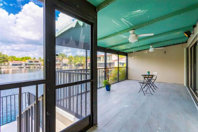 8350 Dundee Ter, Miami Lakes, FL 33016