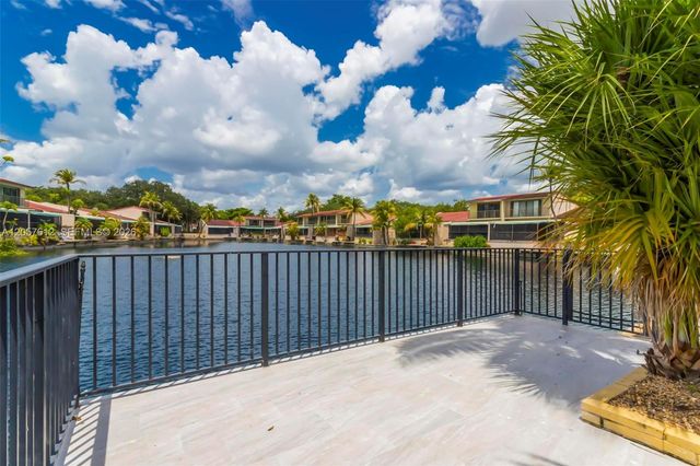 8350 Dundee Ter, Miami Lakes, FL 33016