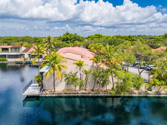 8350 Dundee Ter, Miami Lakes, FL 33016