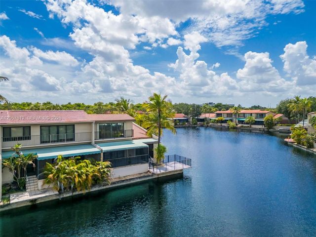 8350 Dundee Ter, Miami Lakes, FL 33016