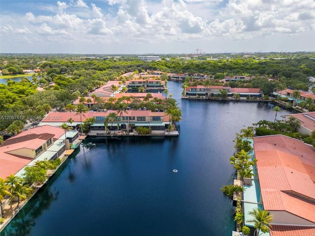8350 Dundee Ter, Miami Lakes, FL 33016